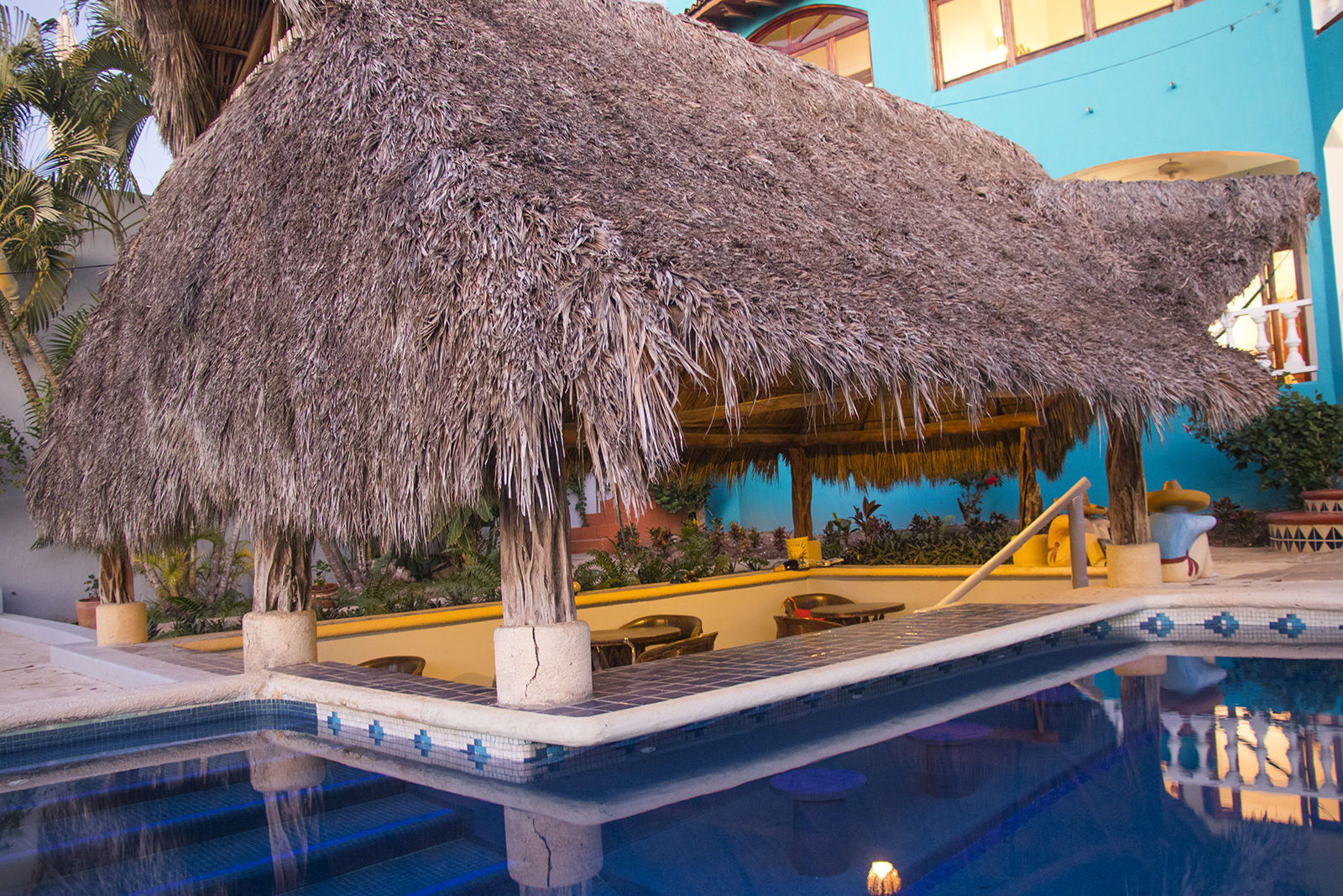 Pool side Swim up Bar & Kitchen - Holiday Rental - San Pancho